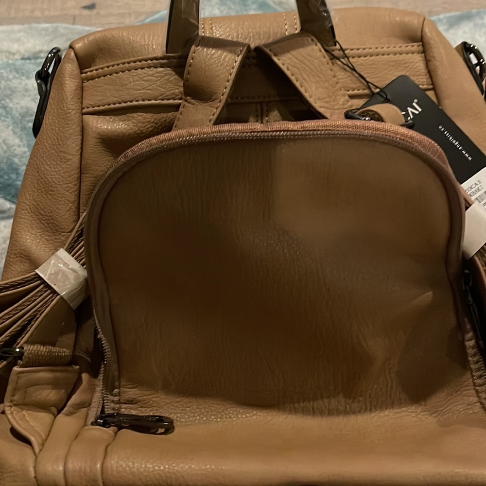 Backpack - Picture 7 of 9
